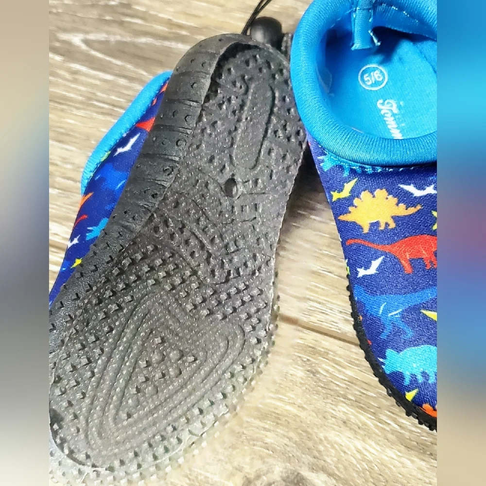 Tommy Bahama boys blue, multi color dino print swim shoes Size 5/6
